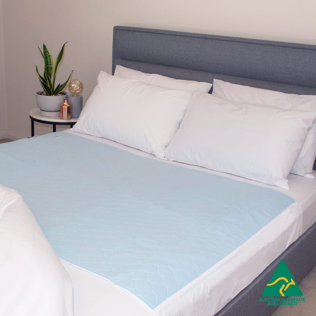 Minappi Absorbent Bed Pad Single 90x110cm 2000ml Waterproof Light Blue